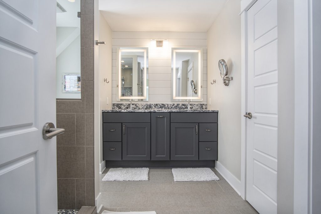 Holland, MI bathroom remodeler